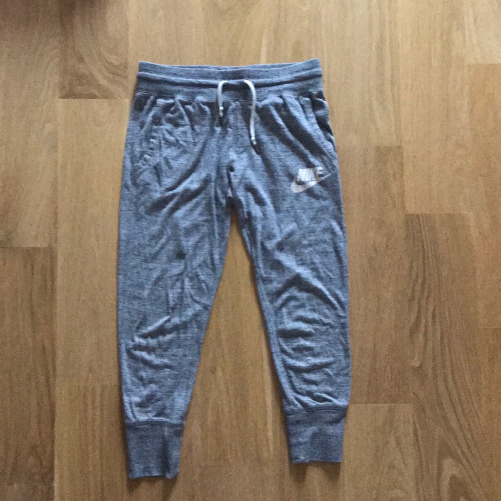 Nike Women’s Sportswear Gym Vintage Jogger Crops